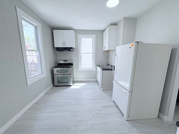 4th image of 2166 S 6th St #2166