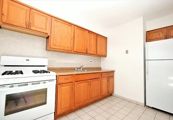 4th image of 75-29 217th St #A1