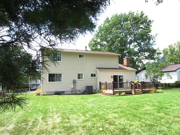 4th image of 1360 Crestview St
