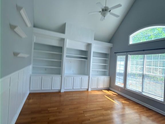 5th image of 3686 Linden Rd