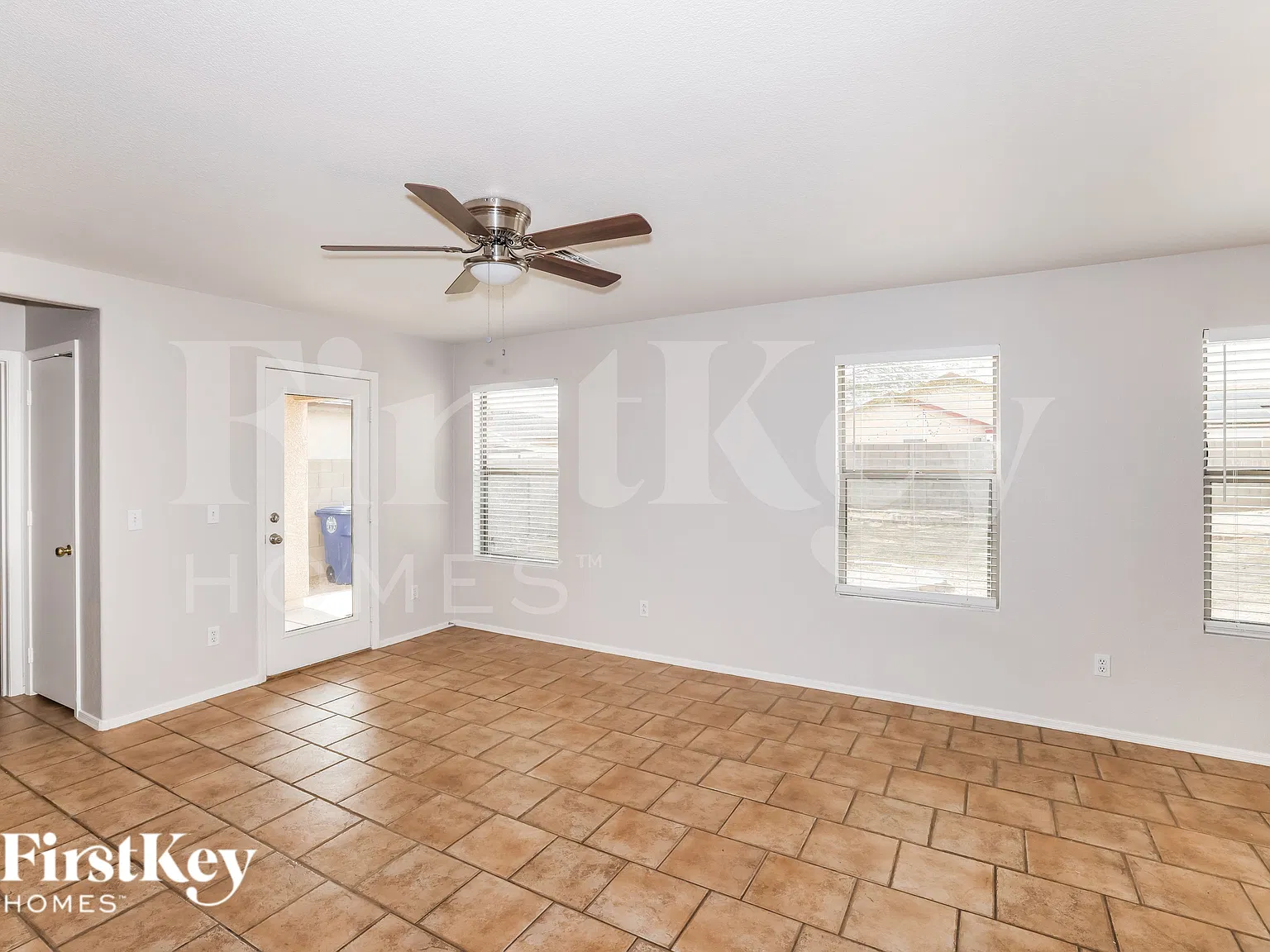 4 bed, 2.5 bath, 2374 sqft, $2,340 — Photo 2
