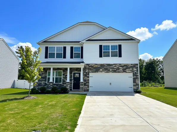 5611 Tantobie Rd, Fayetteville, NC