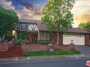 5825 Middle Crest Dr, Agoura Hills, CA 91301