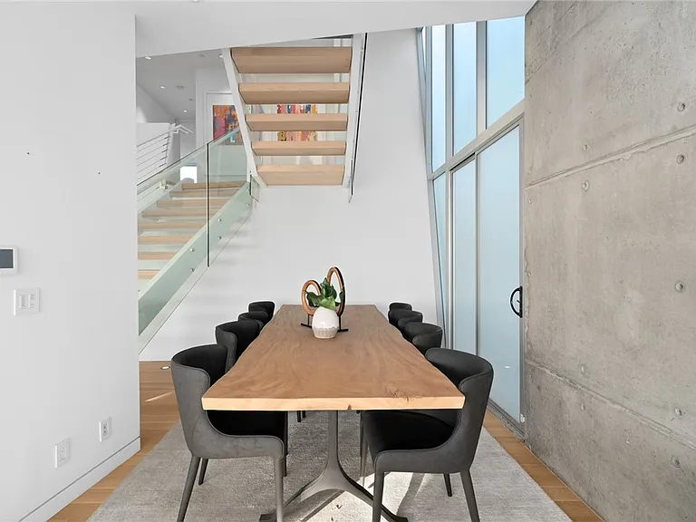 2144 E Oceanfront — Photo 12