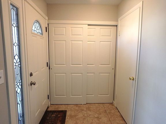 2nd image of 2880 Foxwood Ct