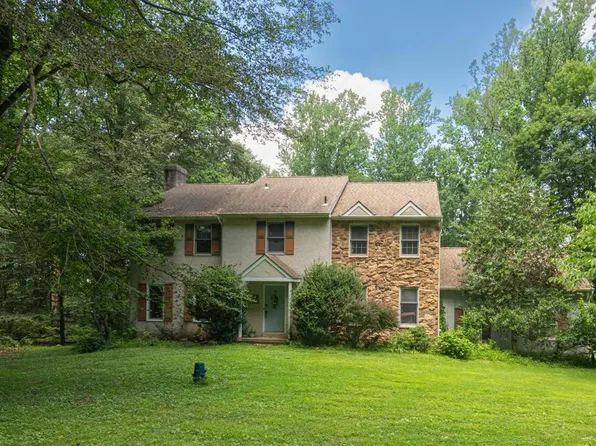 1011 W Valley Hill Rd, Malvern, PA 19355