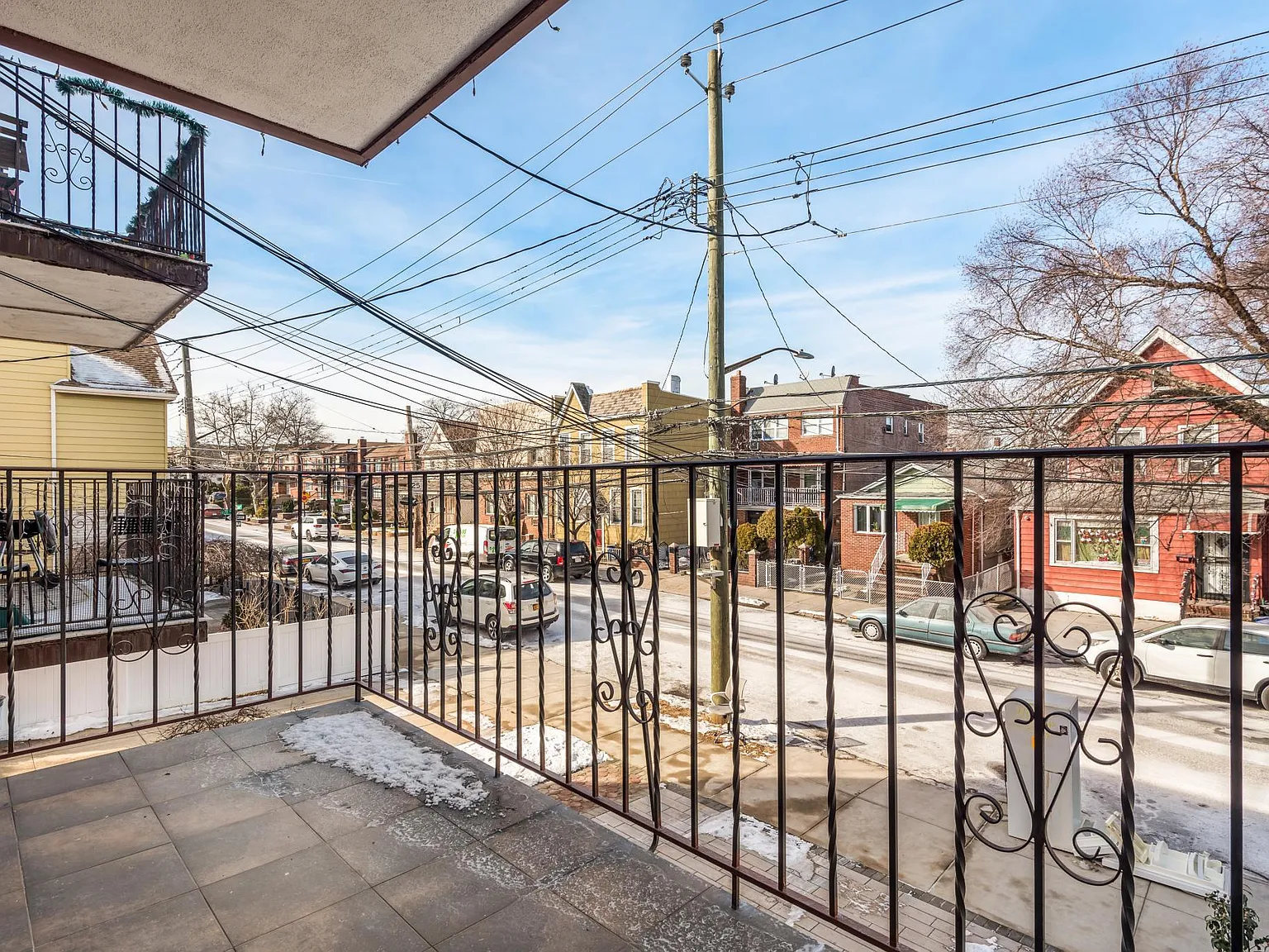 3 bed, 1300 sqft, $3,300 — Photo 3
