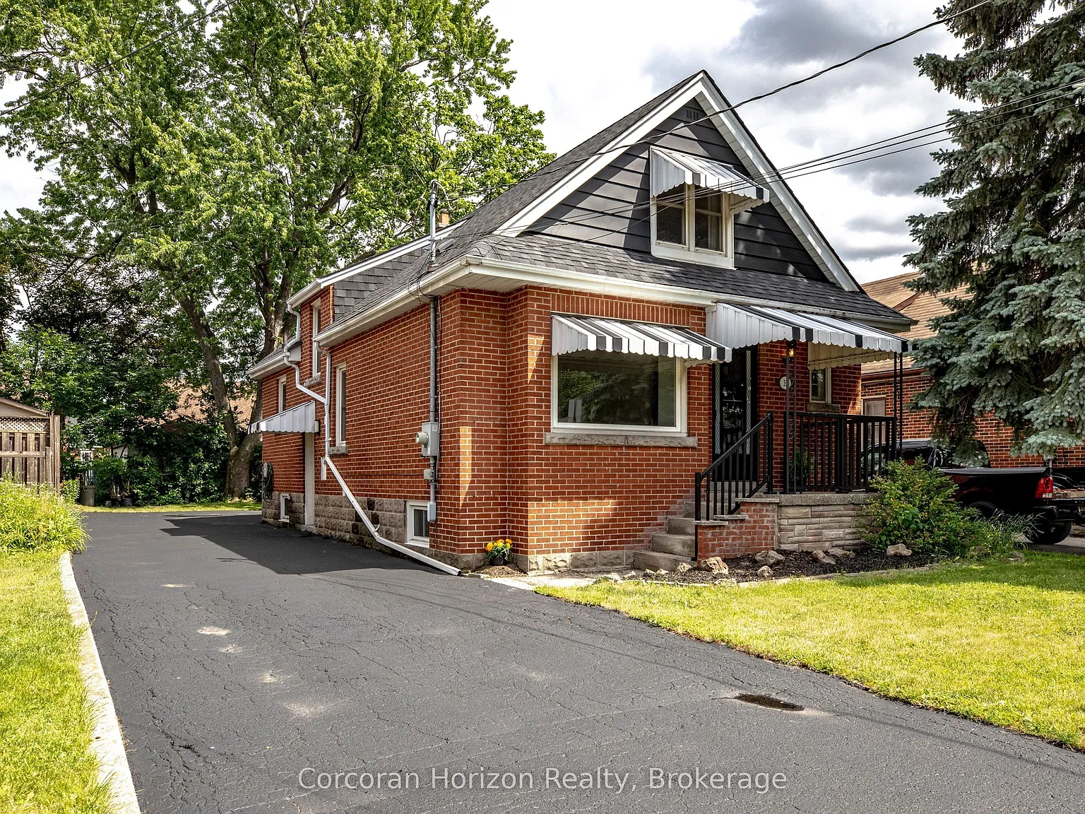 4 bed, $2,800 — Photo 1