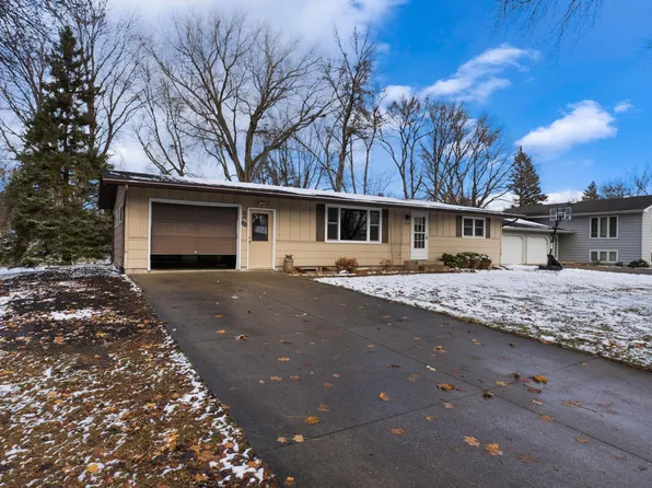 504 24th Ave SW, Willmar, MN 56201