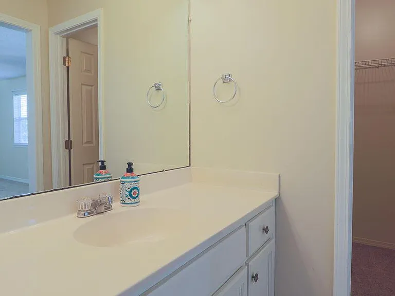 13472 Locust Hill Dr — Photo 16