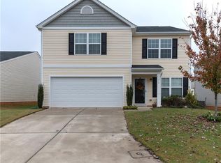 3913 Creekmoore Dr, Winston Salem, NC 27101