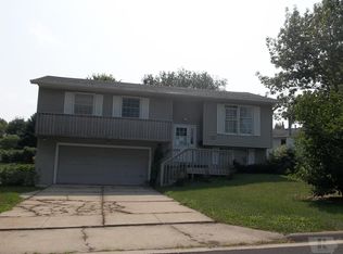 408 Wauconda Rd, Marshalltown, IA 50158