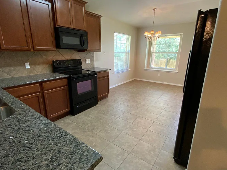 5911 Hopkins Dr — Photo 6