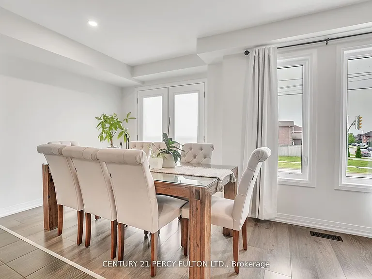 89 Fairlane Ave — Photo 8