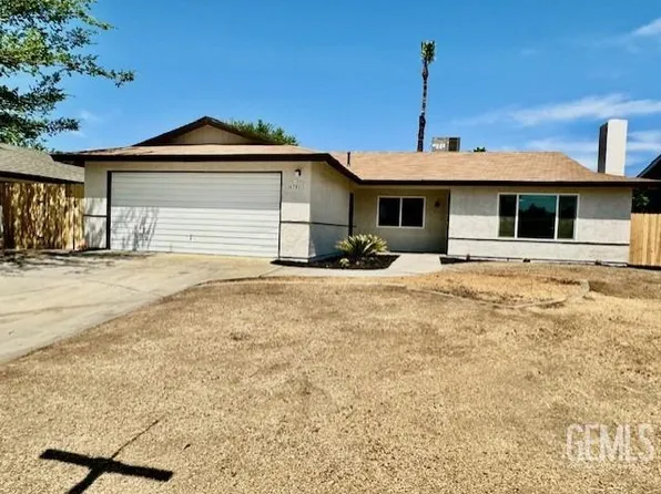 6701 Nutmeg Dr, Bakersfield, CA 93309