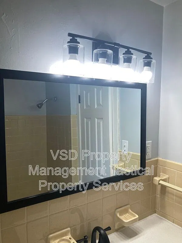 3 bed, 1.0 bath, 1248 sqft, $1,395 — Photo 3