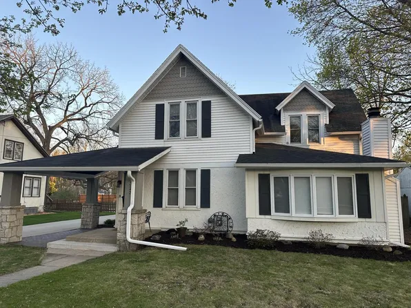 323 East Capitol DRIVE, Hartland, WI 53029