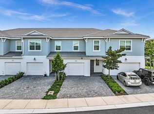 556 Sanderling Cir, Deerfield Beach, FL 33442