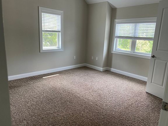 5th image of 1 Meadow Dr #207