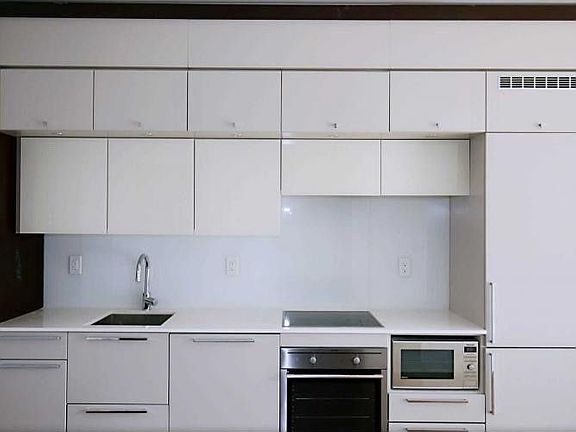 3rd image of 15 Grenville St #2011