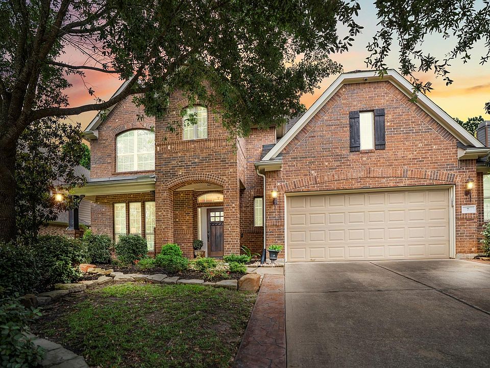 1st image of 7 E Wading Pond Cir