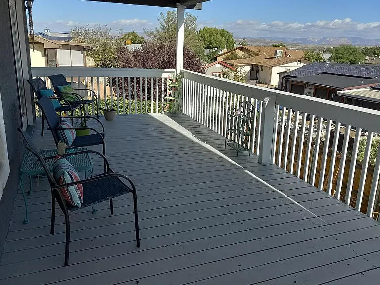 2127 S Cayuse Trl — Photo 1