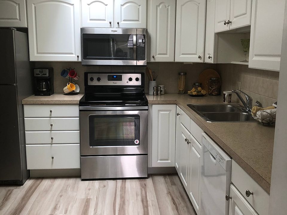 1st image of 914 Andover Ct SE #0