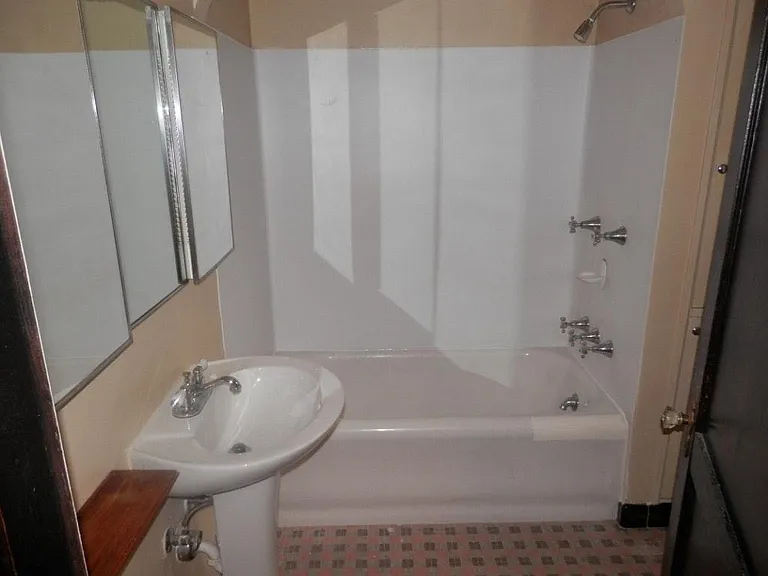 Built-ins in bathroom