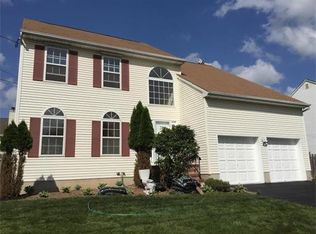 35 Delancy St, Edison, NJ 08820