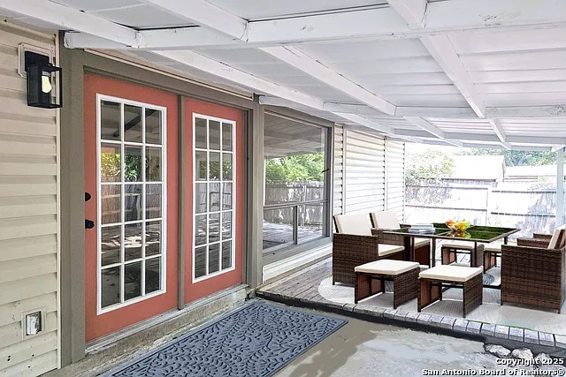 3 bed, 2.0 bath, 1296 sqft, $1,700 — Photo 4