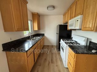 501 S 7th St APT G, Burbank, CA 91501