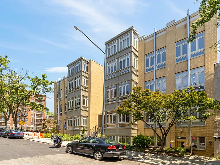 2363 Champlain St NW #3 — Photo 30