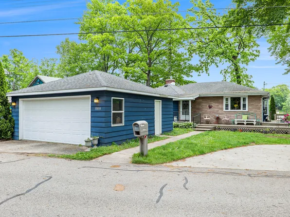 10804 Riverview Dr, Big Rapids, MI 49307