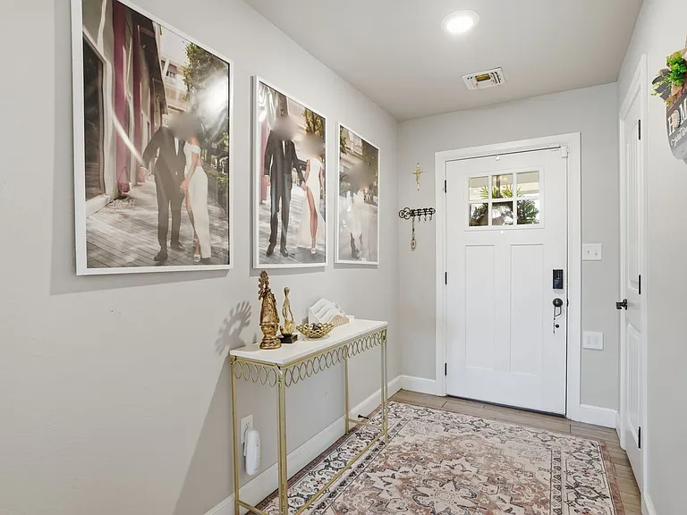 4304 SW Brandon Ln — Photo 3