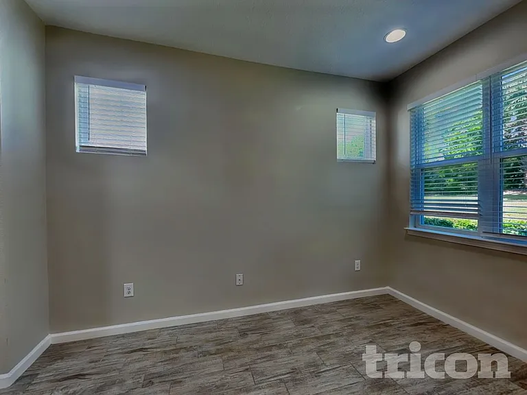 12447 Trailhead Dr — Photo 3