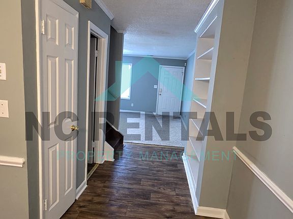5th image of 100 Kristin Dr APT B2
