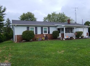 151 Woodcrest Dr, Gettysburg, PA 17325