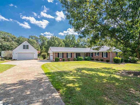2nd image of 117 King Arthur Dr