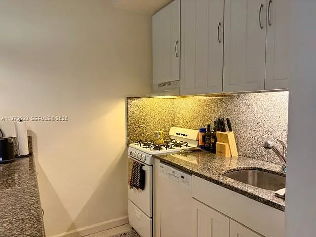 2445 Lake Pancoast Dr #7 — Photo 13