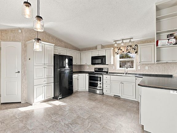 3rd image of 4508 Labrador Rd