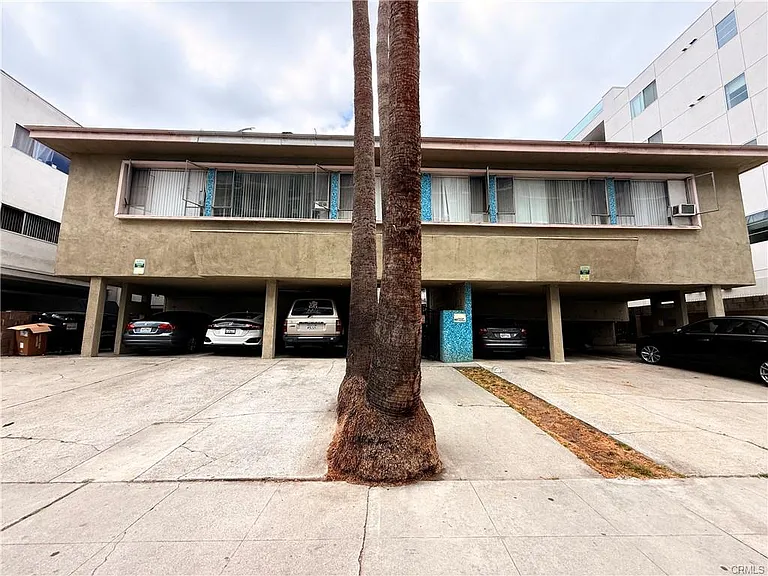 423 S Le Doux Rd #10 — Photo 18