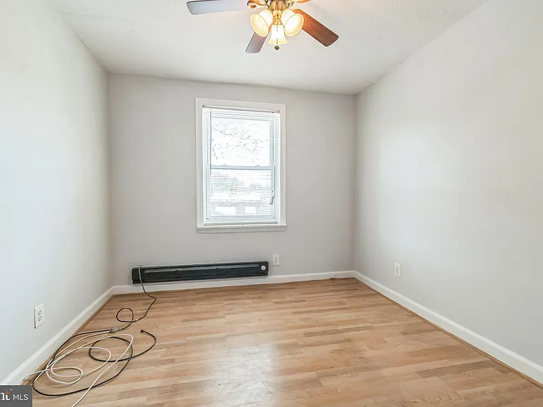 1608 W St SE — Photo 24