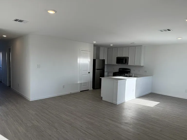 12943 Kathleen St — Photo 16
