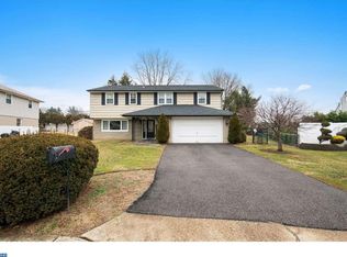 9552 Wick Rd, Philadelphia, PA 19115