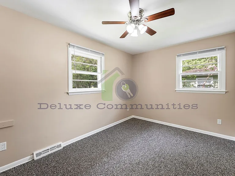 1244 Katrina Dr SE — Photo 18