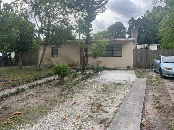 812 Beech Road, West Palm Beach, FL 33409