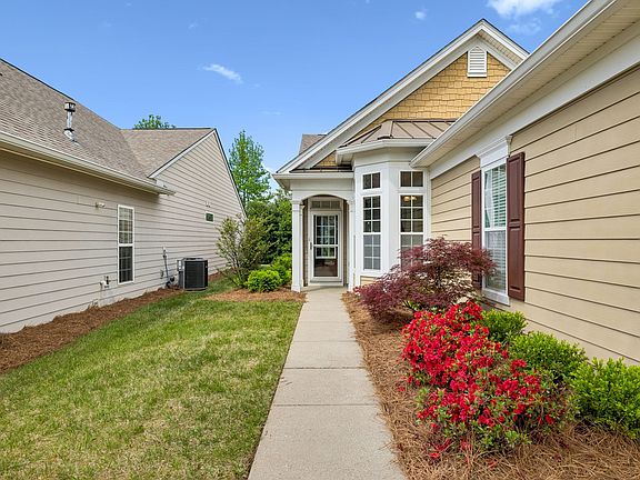2nd image of 186 Old Towne Dr