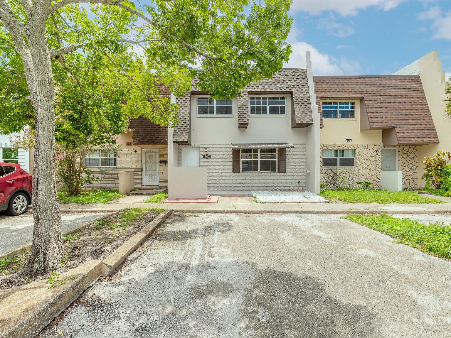 3 bed, 2.5 bath, 1331 sqft, $2,200 — Photo 1