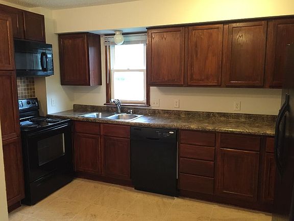 2nd image of 859 Woodgate Dr