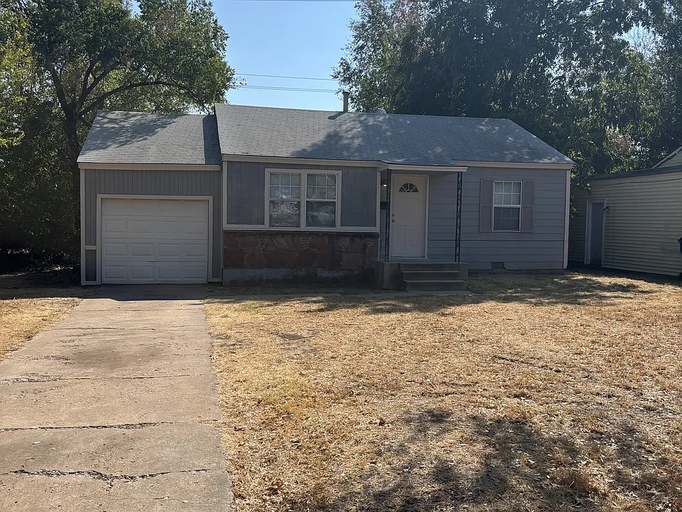 310 Monroney Dr
